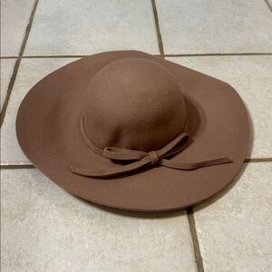 Elegant Taupe/Mauve Wool Women's Hat